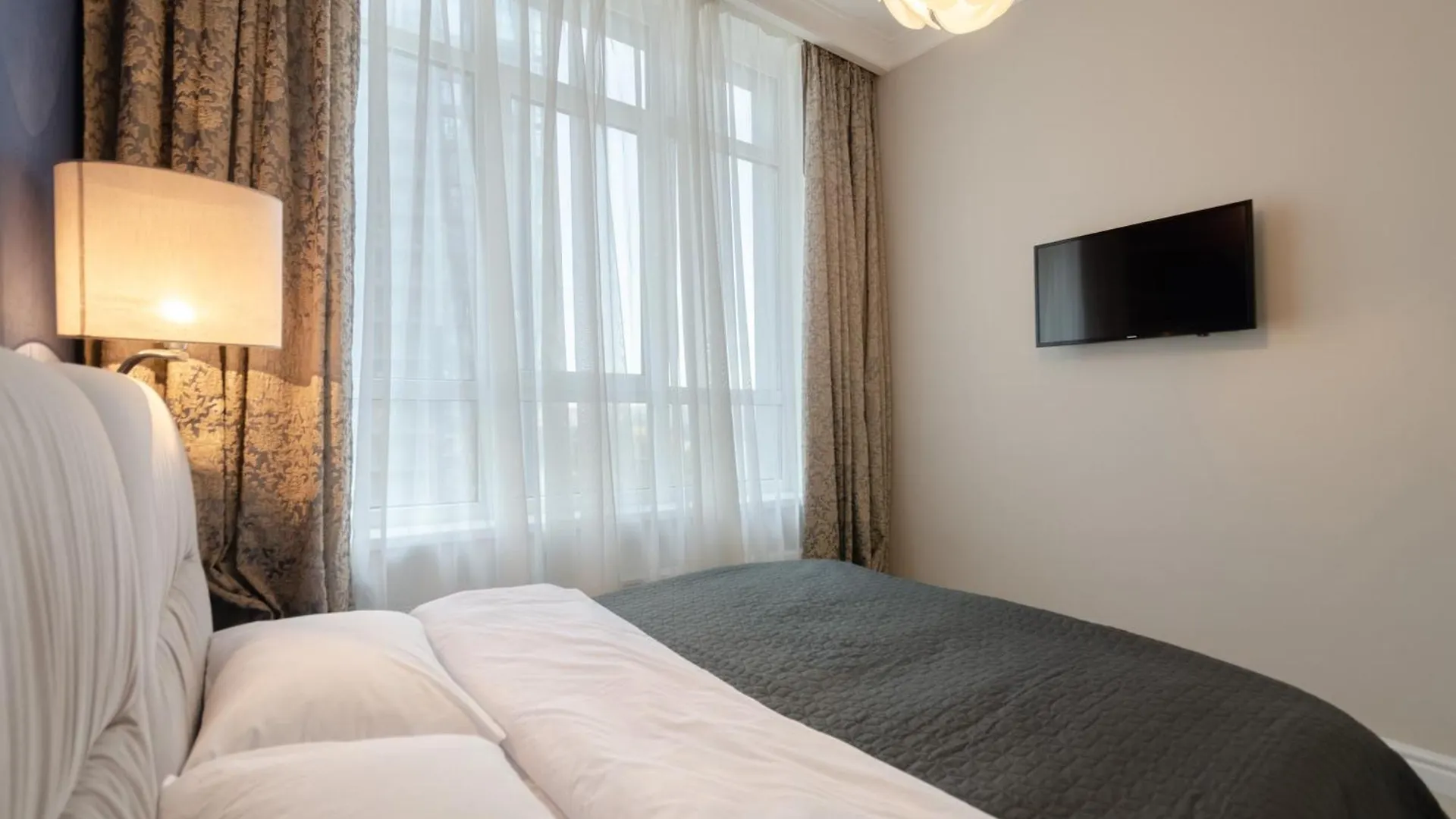 Petrovdom Apartments 10-197 In Rc Central Park, 7 John Mccain Street Kiev