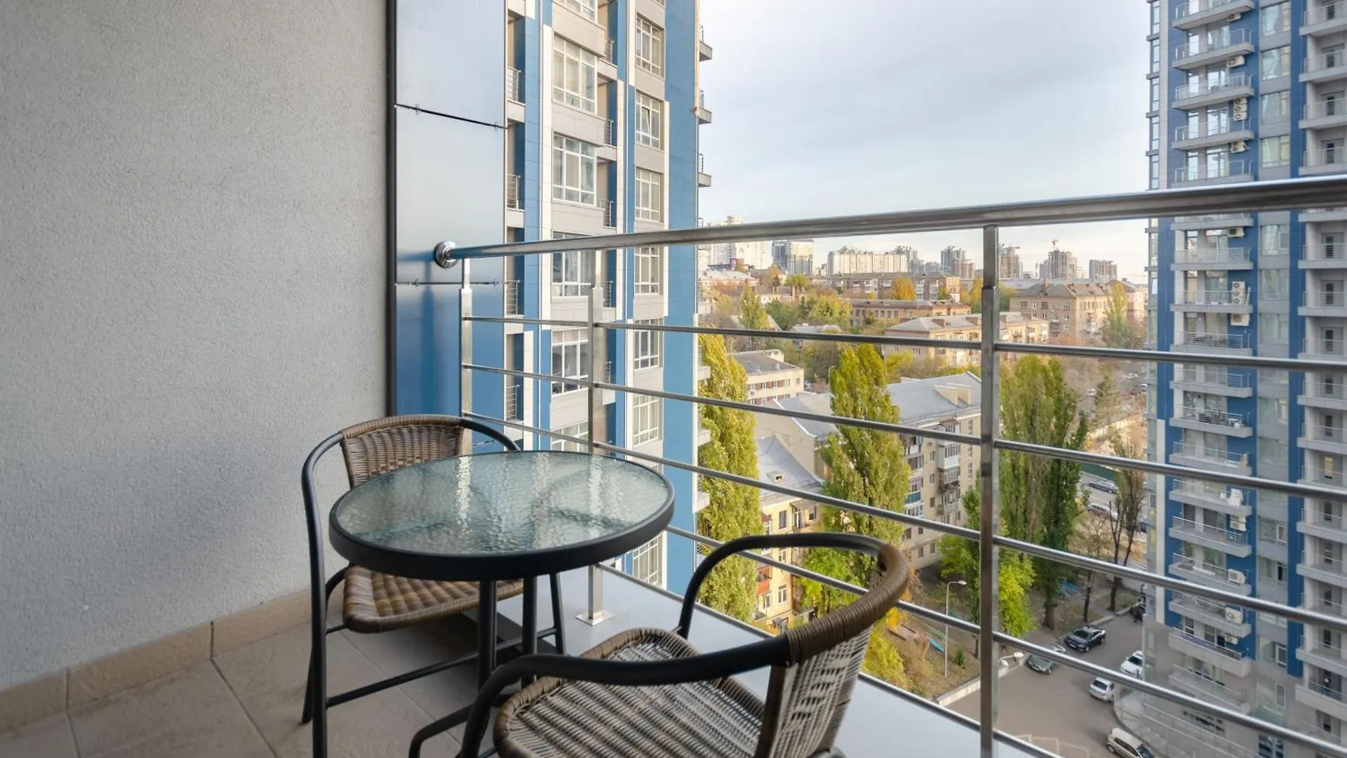 Petrovdom Apartments 10-197 In Rc Central Park, 7 John Mccain Street Kiev 0*,