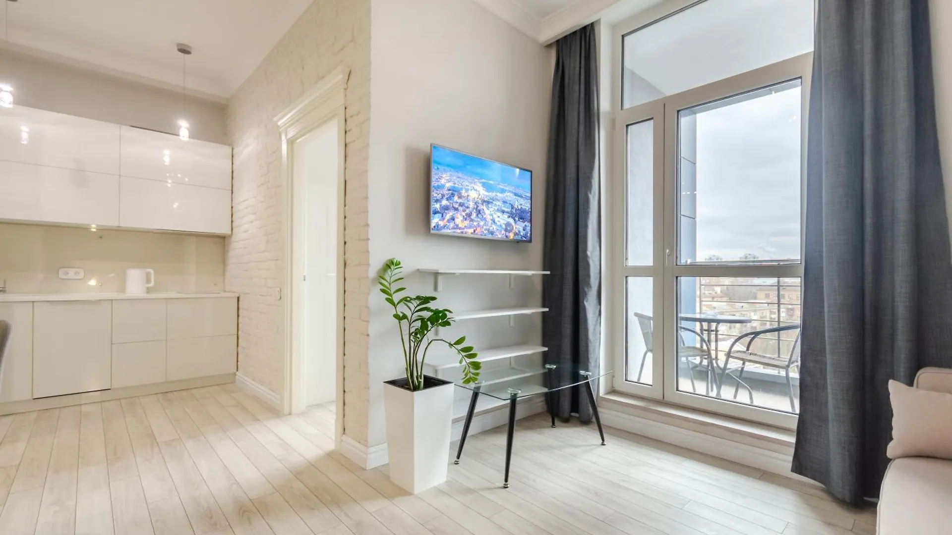 Petrovdom Apartments 10-197 In Rc Central Park, 7 John Mccain Street Kiev