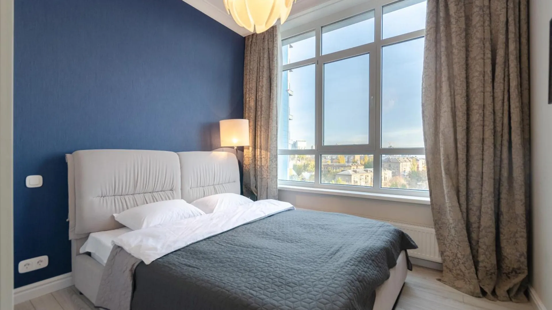 Petrovdom Apartments 10-197 In Rc Central Park, 7 John Mccain Street Kiev