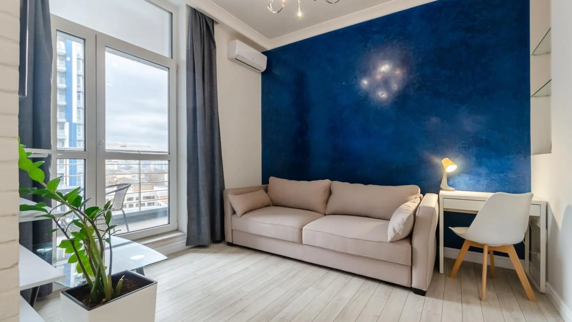 Petrovdom Apartments 10-197 In Rc Central Park, 7 John Mccain Street Kiev